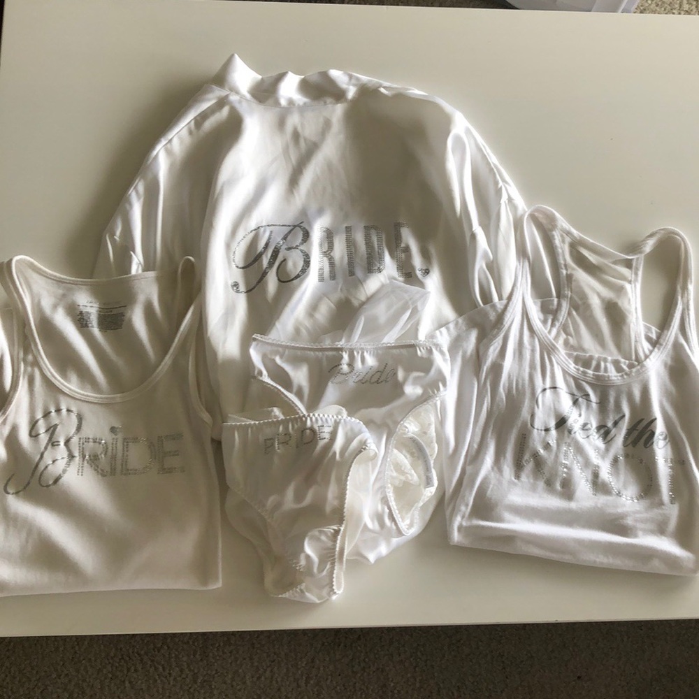 Victoria’s Secret Bridal bundle